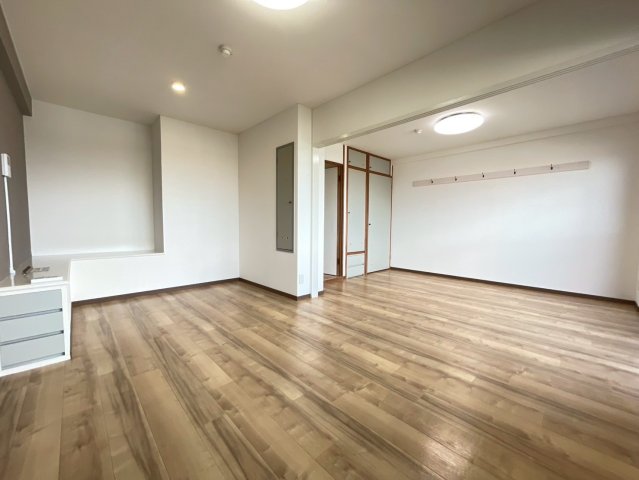 居室・リビング　同建物別部屋 現況優先