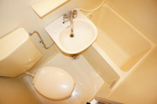 バス・シャワールーム　コンパクトで使いやすいお風呂です