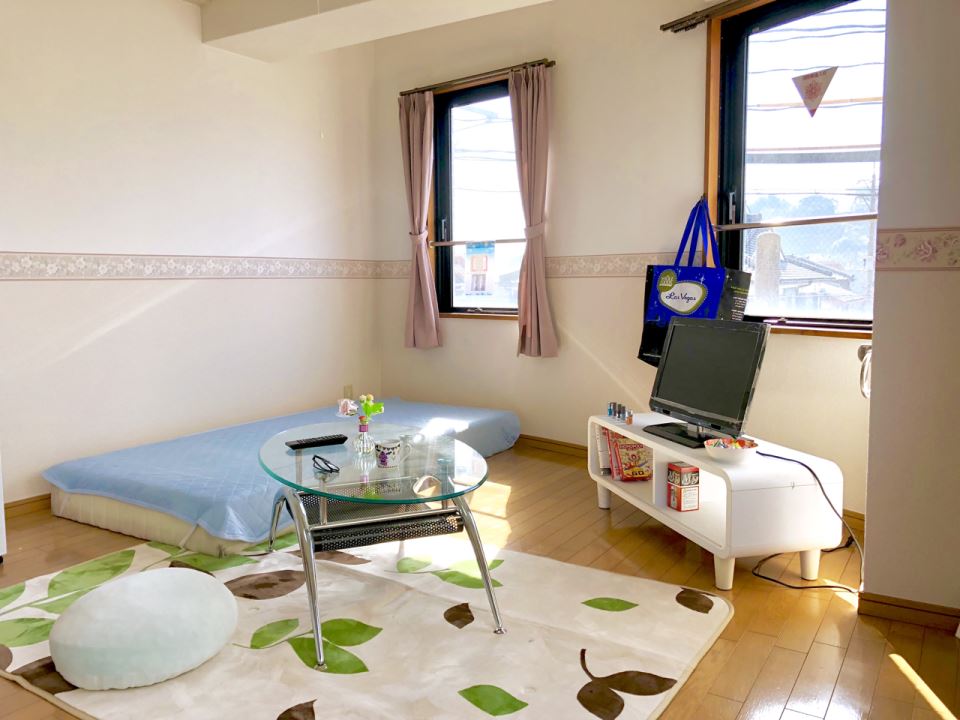 居室・リビング　８畳の洋室です