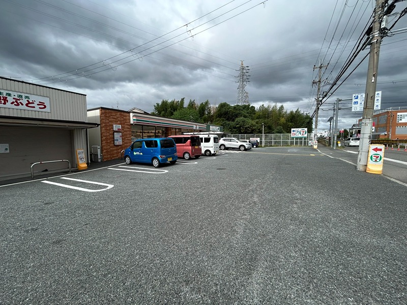 コンビニ　セブンイレブン 大阪狭山半田5丁目店（コンビニ）まで249m