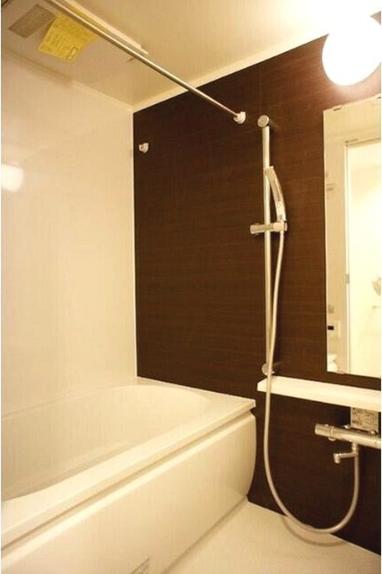 バス・シャワールーム　浴室乾燥機付きです