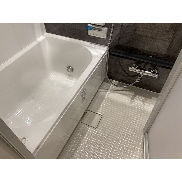 バス・シャワールーム　SK RESIDENCES SHINSAIBASHI　浴室