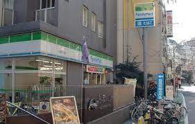 コンビニ　ファミリーマート 上目黒二丁目店（コンビニ）まで166m