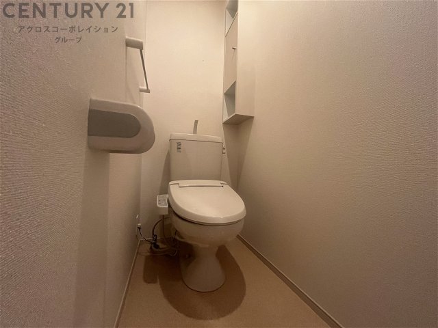 トイレ　温水洗浄便座機能付きのトイレです♪