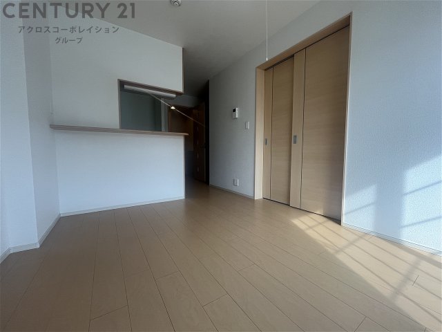 居室・リビング　南向き10.4帖のリビングです♪