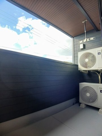 バルコニー　外からの目が気にならないバルコニーで洗濯物が干せます