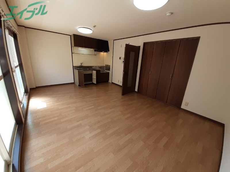 居室・リビング　同型参考写真