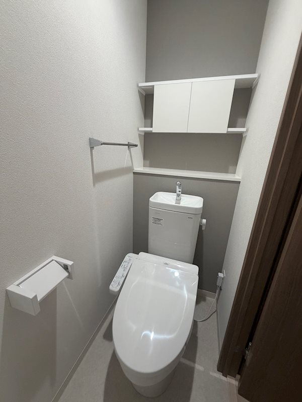 トイレ　温水洗浄便座つき