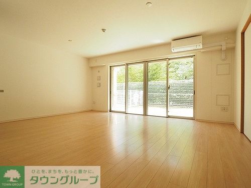 その他部屋・スペース　南向きのリビングダイニング