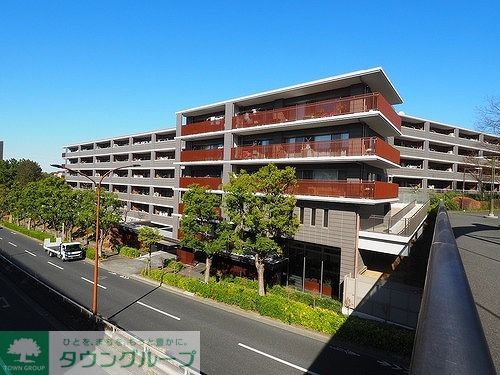 建物外観　現地外観　2009年1月築　総戸数105戸のレジデンスマンシ