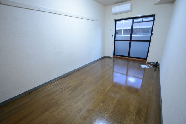 居室・リビング　エアコン付きで初期費用を抑えられます♪