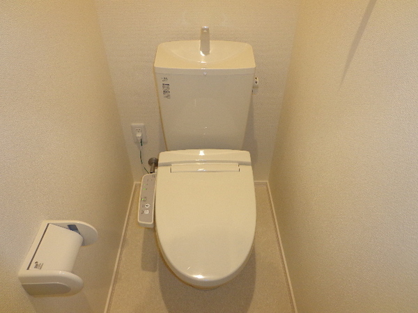トイレ　ウォシュレット付き