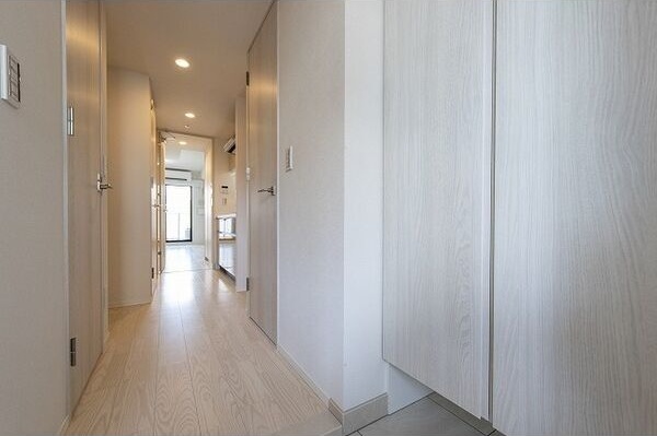 玄関　写真はイメージです。詳細は弊社にて内見をお願い致します！