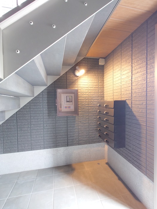 ロビー　郵便物受取口