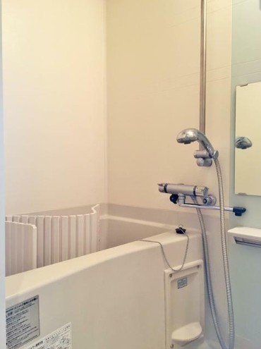 バス・シャワールーム　同タイプ別部屋のお写真（色合い等が異なる場合が御座います）