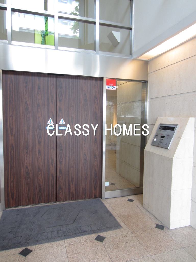 エントランス　2005年竣工カスタリア銀座III：エントランス