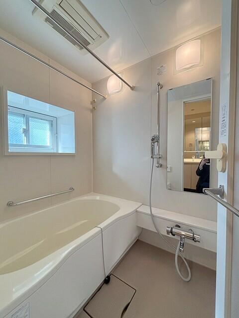 バス・シャワールーム　※写真は同タイプ住戸です。