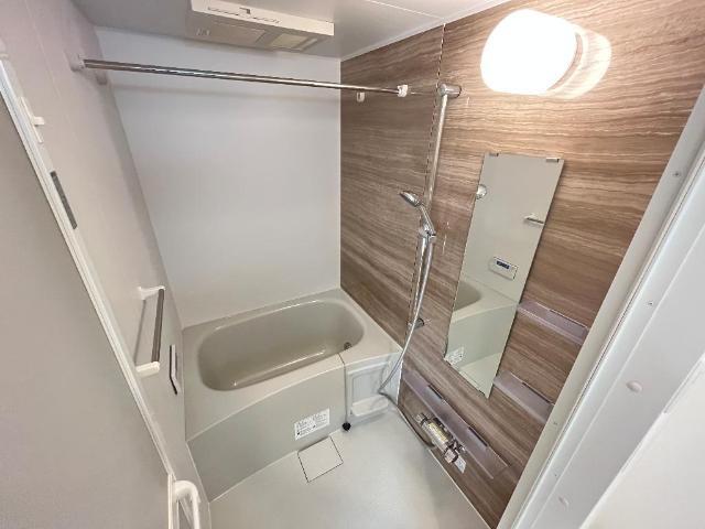 バス・シャワールーム　追焚き機能付きバス