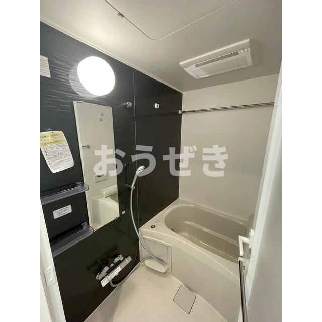 バス・シャワールーム　※参考写真（同タイプ・別部屋）