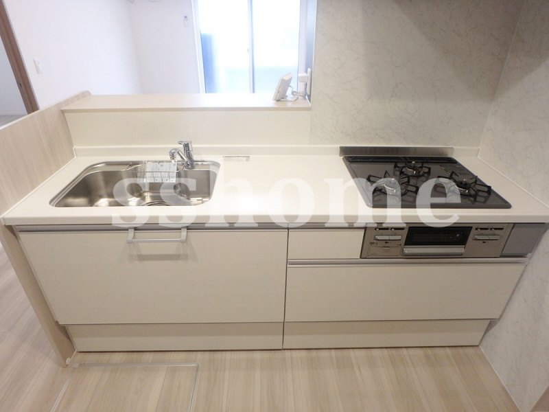 キッチン　３口ガスコンロ付きシステムキッチン