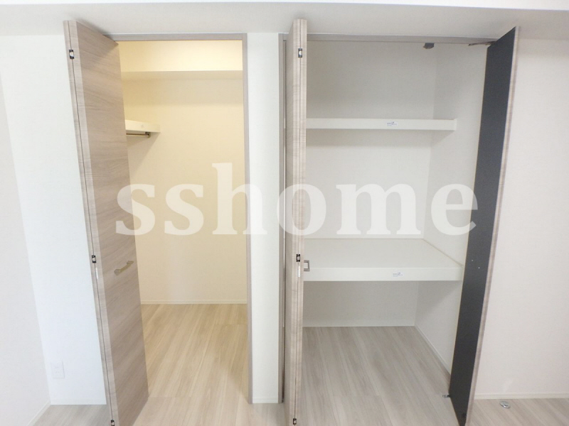 収納　奥行きのある収納とウォークインクローゼット