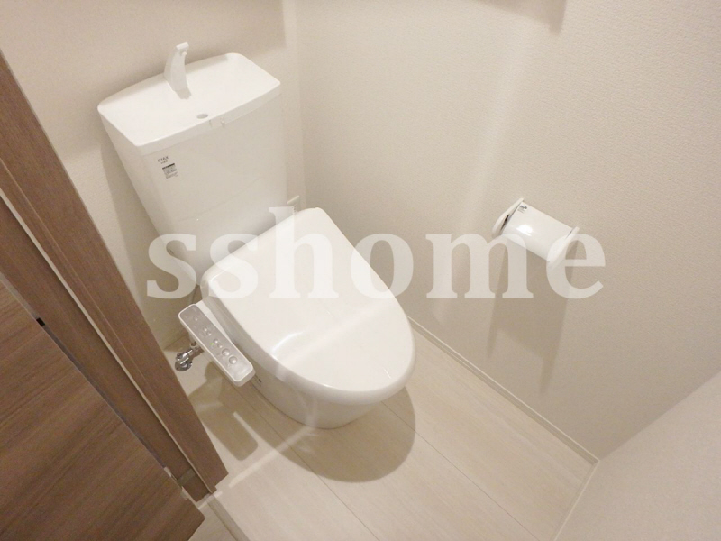 トイレ　ウォシュレット機能付き