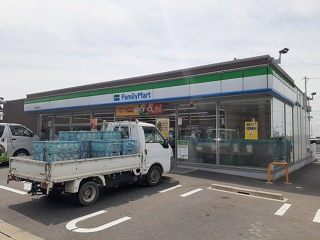 コンビニ　ファミリーマート碧南縄手町店（コンビニ）まで536m