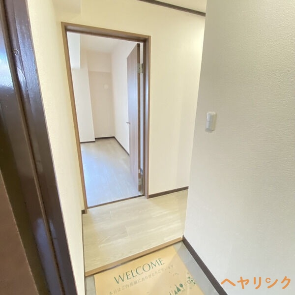玄関　同タイプ別号室の写真使用