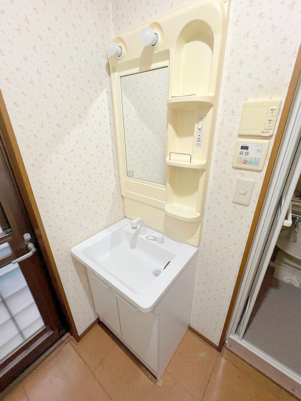 近鉄大阪線 久宝寺口駅 徒歩7分 2階建 築55年の内装写真