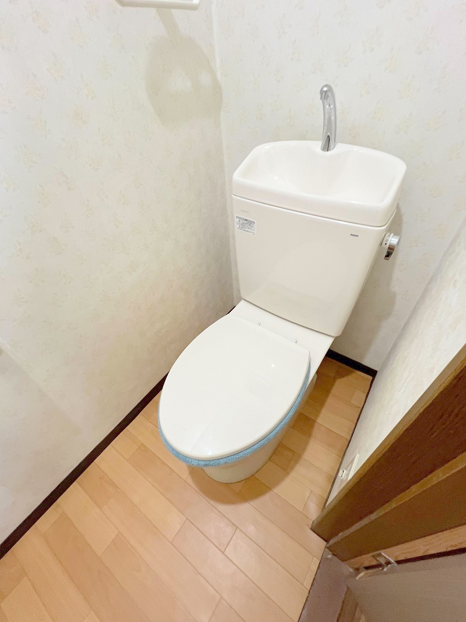 近鉄大阪線 久宝寺口駅 徒歩7分 2階建 築55年のトイレ写真