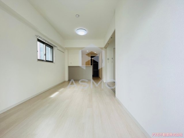 居室・リビング　同マンション別部屋参考写真