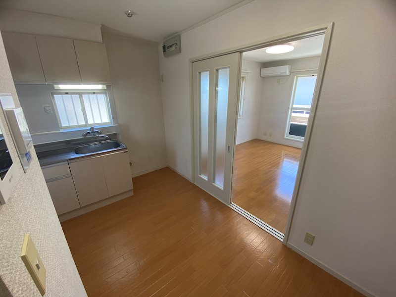 居室・リビング　別号室の参考写真となります