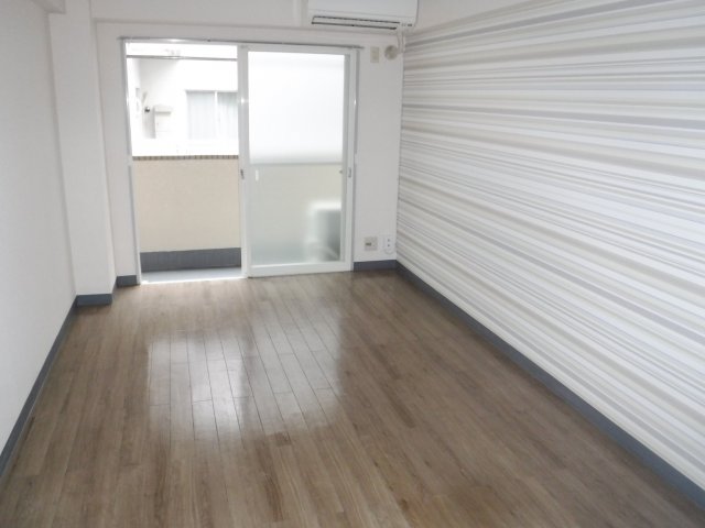 居室・リビング　※別部屋の写真となります。