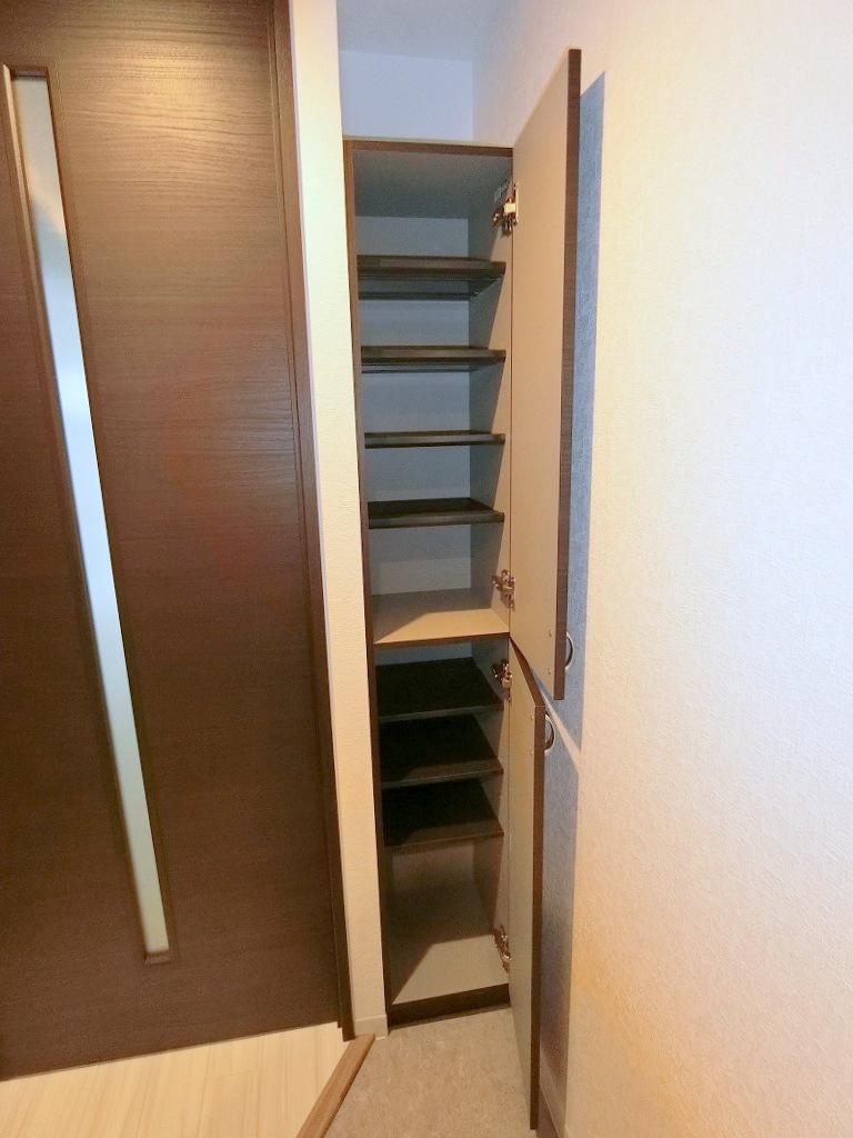 その他設備　シューズクローゼット付きです。