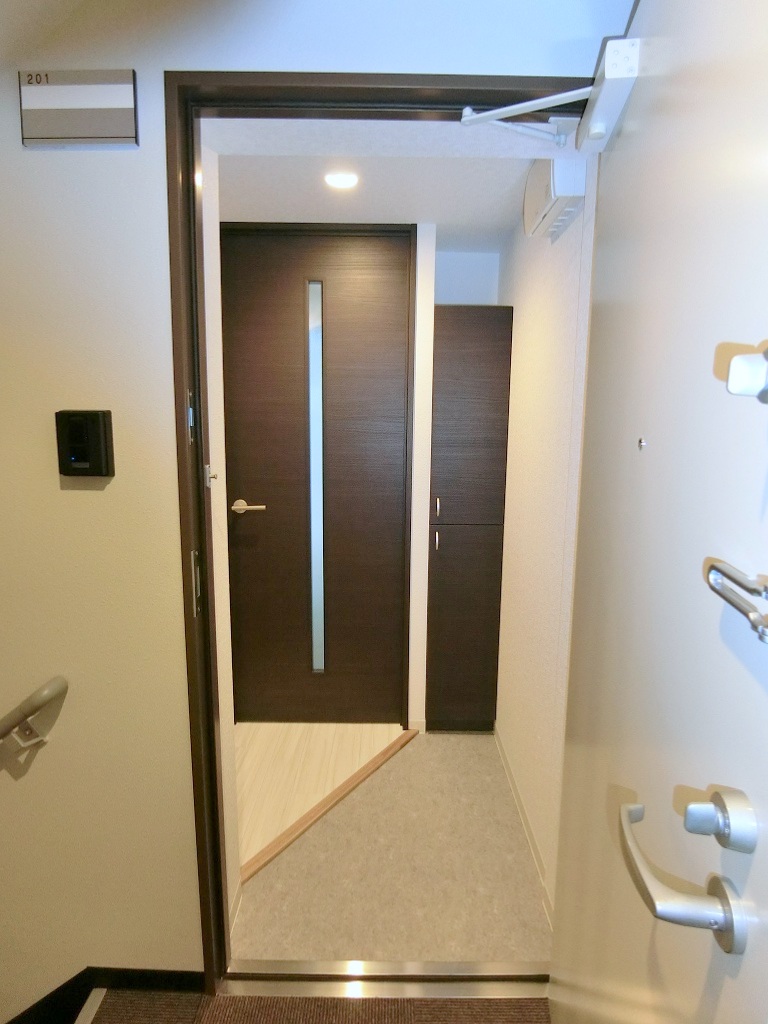 玄関　広々とした玄関です！