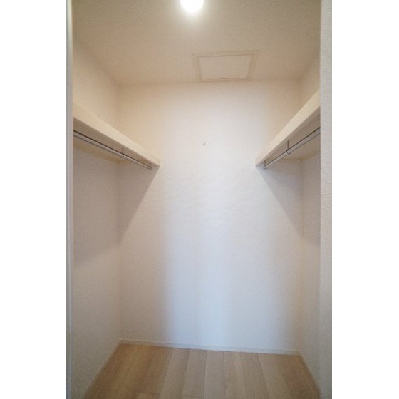 収納　ウォークインクローゼット