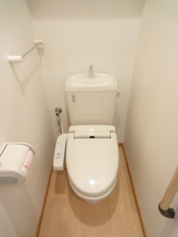 トイレ　清潔感のあるトイレです
