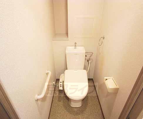 トイレ　ウォシュレット付きのトイレです。