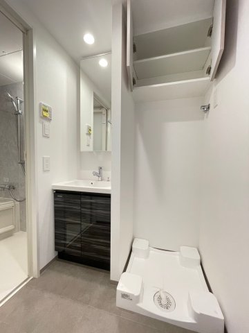 洗面設備　スペースが確保できる洗面所です