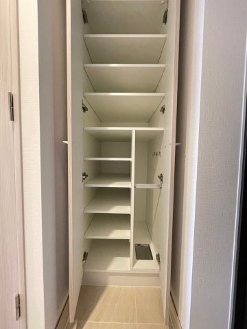 玄関　明るい玄関です