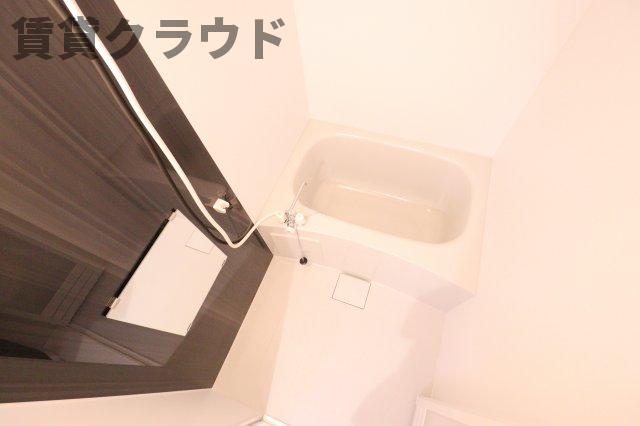 バス・シャワールーム　アクセントパネルがおしゃれなバスルーム♪