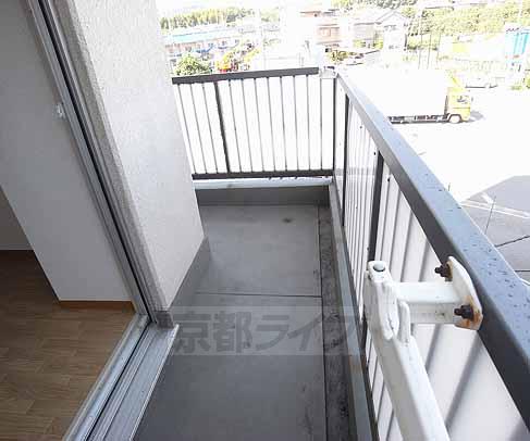 バルコニー　洗濯物はこちらへ