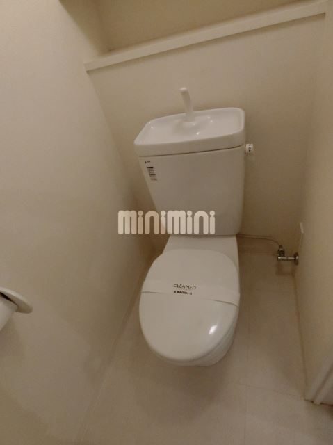 トイレ　別号室参考写真です。