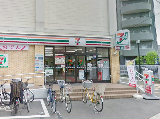 コンビニ　セブンイレブン（コンビニ）まで626m