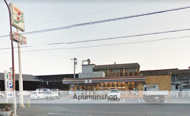 コンビニ　セブンイレブン（コンビニ）まで392m