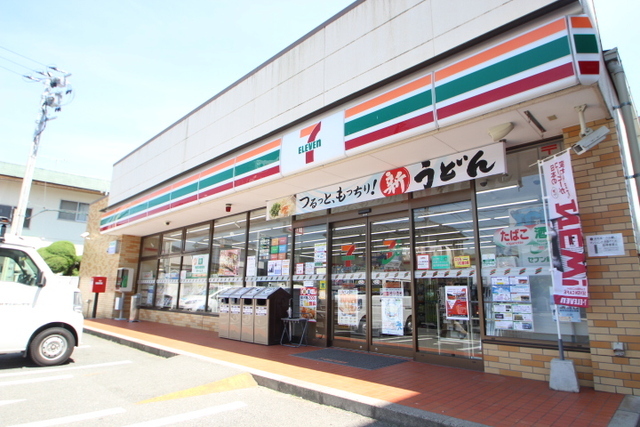 コンビニ　セブンイレブン広島川内４丁目店（コンビニ）まで645m