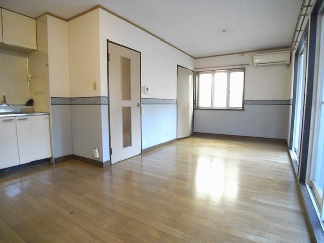 居室・リビング　別号室の写真です※現況優先