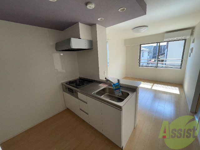 キッチン　キッチンスペースも広く冷蔵庫等も問題なく設置出来そうですね。