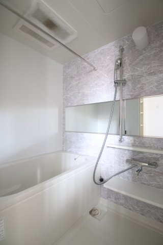 バス・シャワールーム　同建築シリーズの内装写真となります。 ※参考イメージ