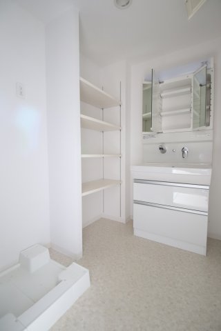 洗面設備　同建築シリーズの内装写真となります。 ※参考イメージ